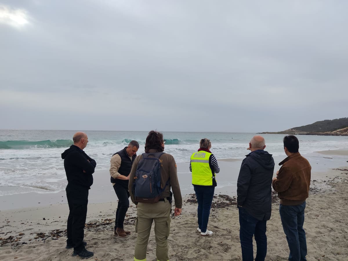 Sant Josep retirará los restos del barco incendiado y pasará la factura al titular