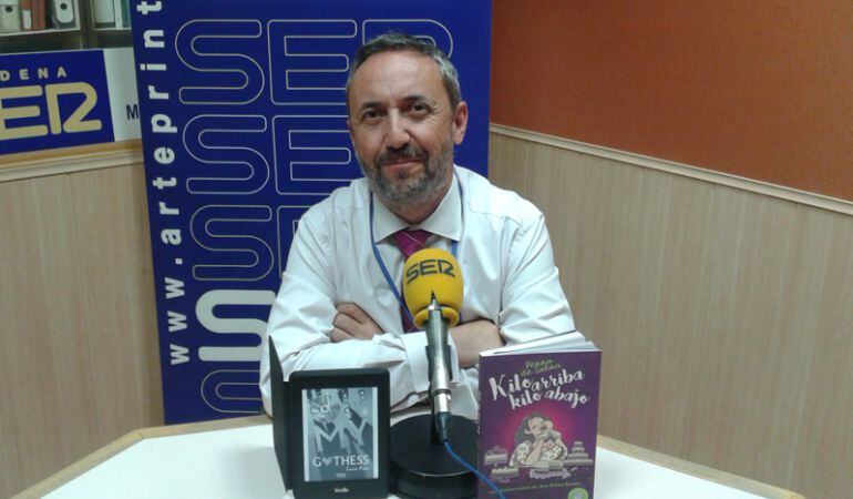 En el Rincón Literario, con Chema Contreras, hoy hablamos con Lucía Arca sobre su novela &#039;Oh my gothess&#039;