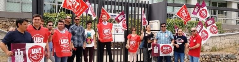 Trabajadores de Amaranto concentrados a las puertas de su centro de trabajo en Toledo