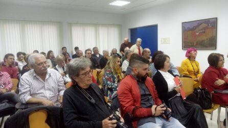 Asistentes al acto de presentación de la candidatura de Esquerra Unida, en Dénia.