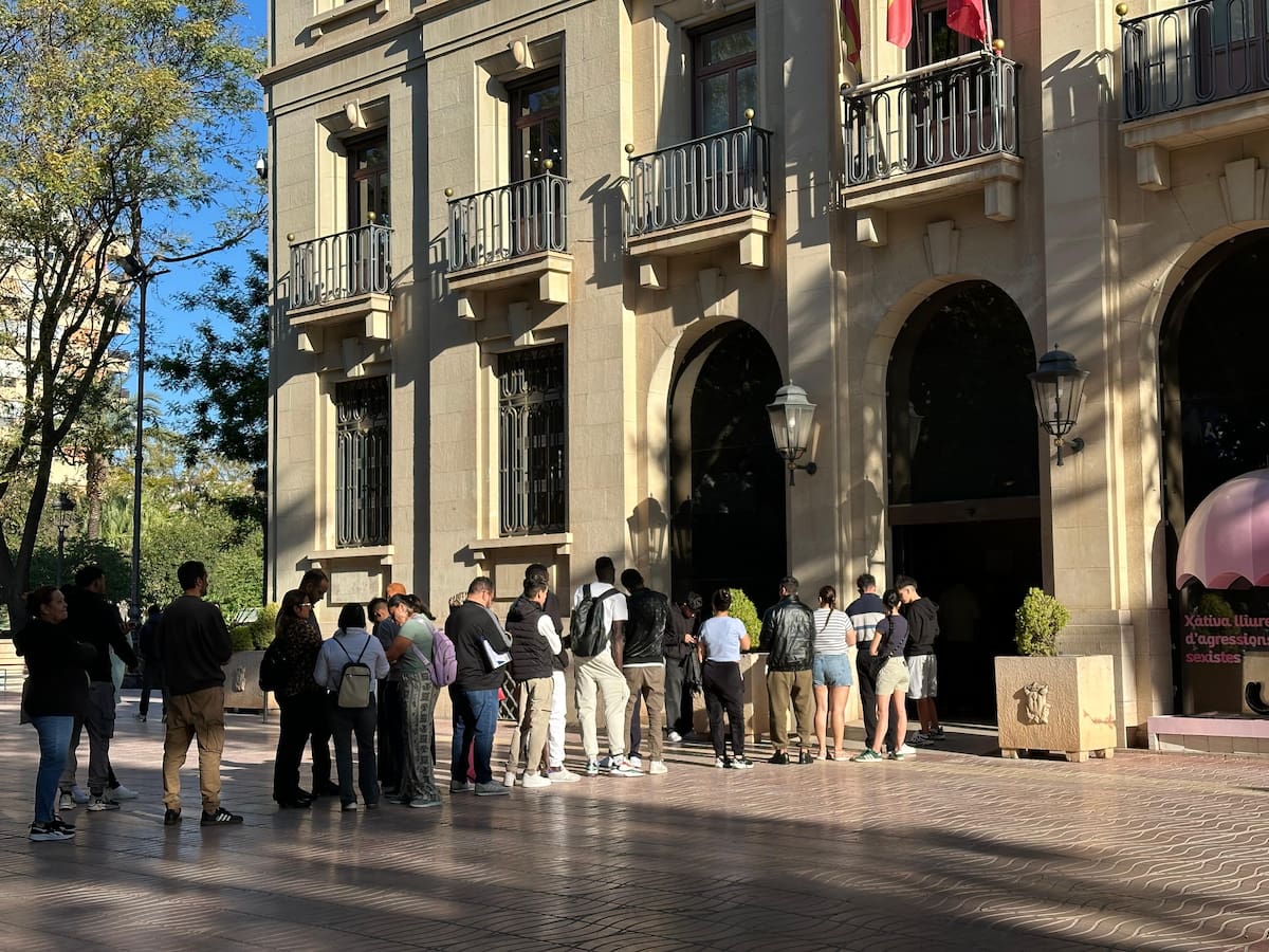 Xàtiva pone más fácil la regularización administrativa a personas migrantes