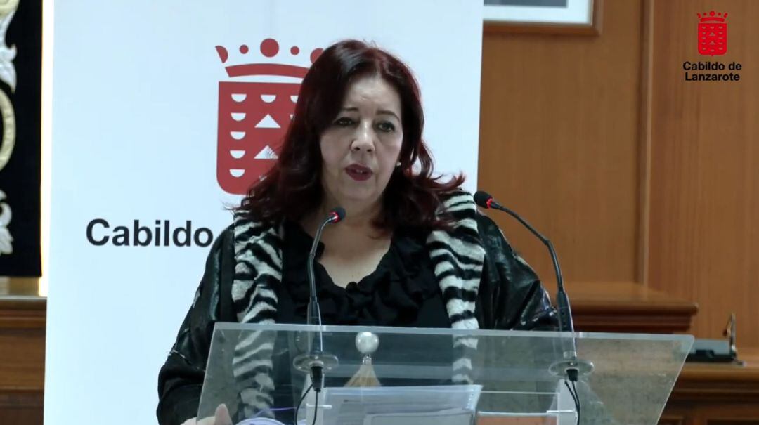 Manuela Armas, consejera de Educación del Gobierno de Canarias, en su visita al Cabildo de Lanzarote.