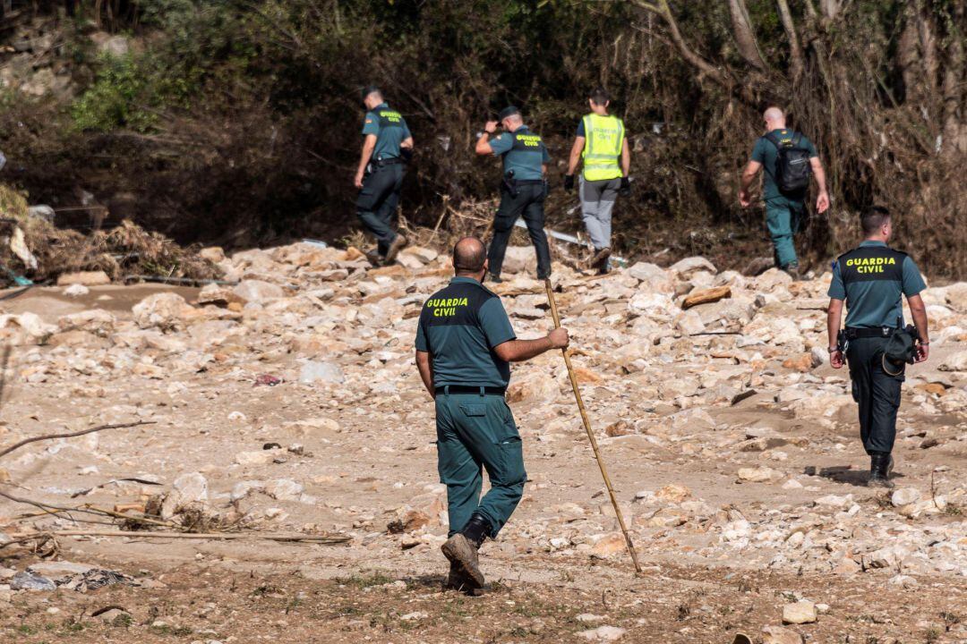 Especialistas de la Unidad Militar de Emergencias, la Guardia Civil y Bomberos de Mallorca han retomado a primera hora de mañana, por cuarto día consecutivo, las tareas de búsqueda del niño desaparecido en la torrentada del Levante de Mallorca. Artur, nac