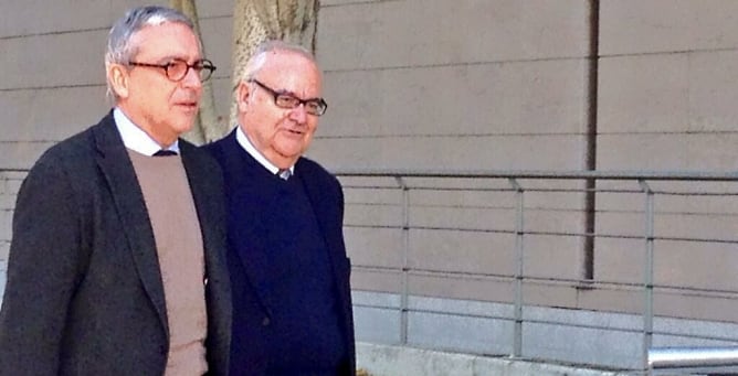 Josep Prat arriba als jutjats de Reus acompanyat pel seu advocat