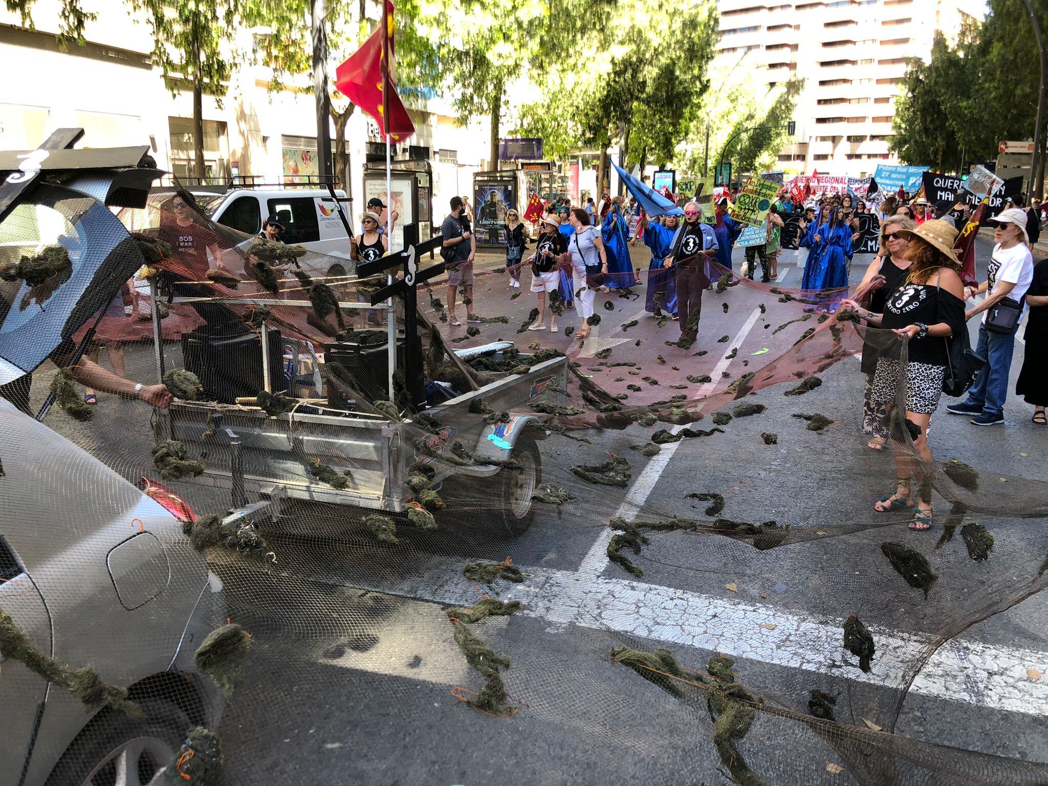 Colectivos en defensa del Mar Menor protestan en el centro de Murcia
