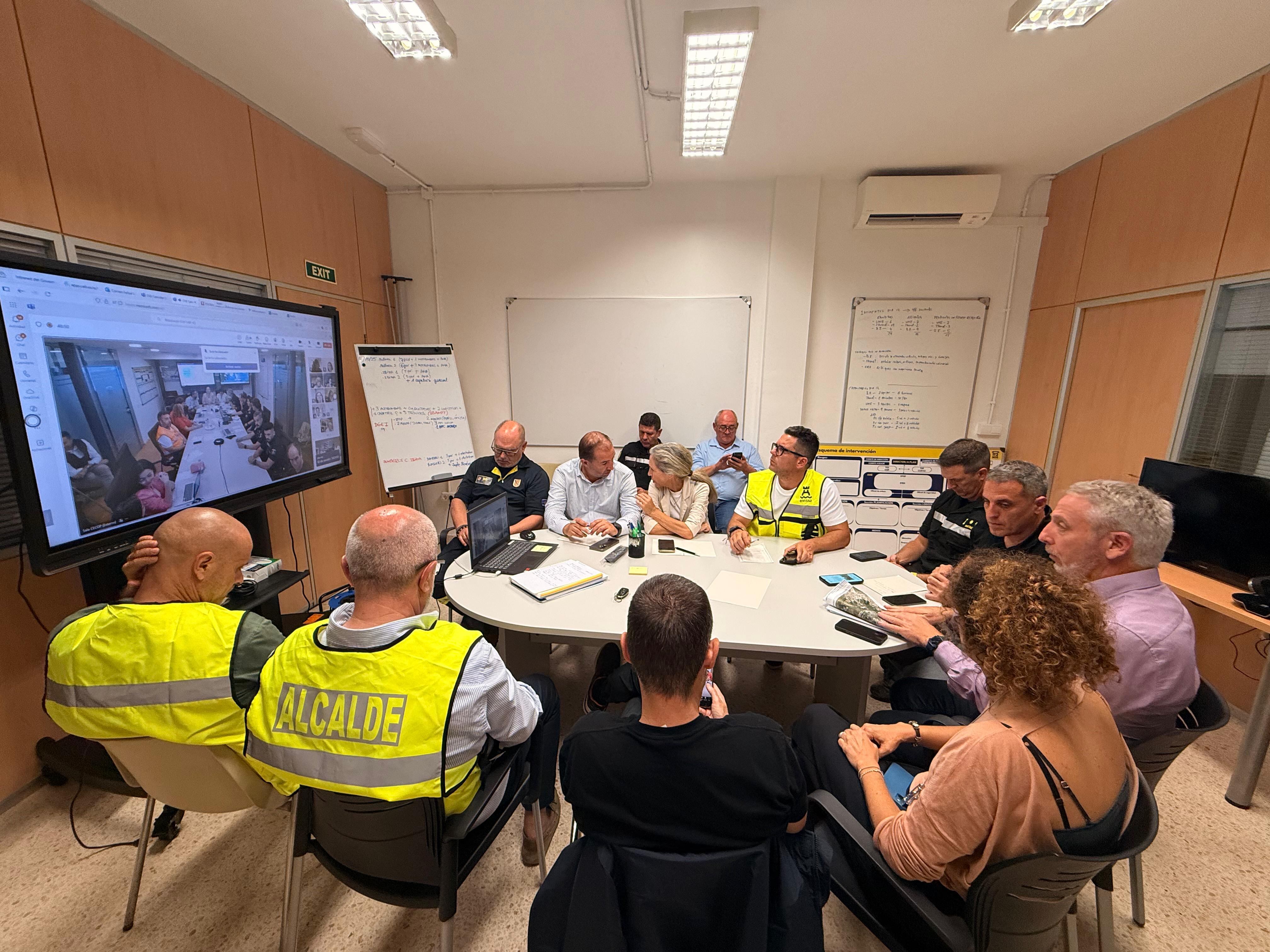 Imagen de una de las reuniones para coordinar la emergencia