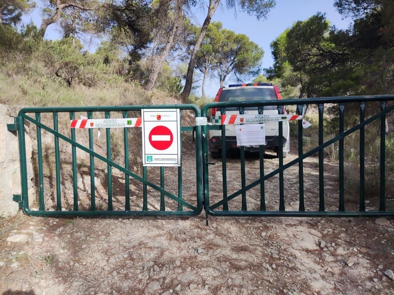 Los agentes medioambientales velan por que se cumplan las limitaciones adoptadas para la prevención de incendios en días de riesgo extremo, el pasado mes de julio.