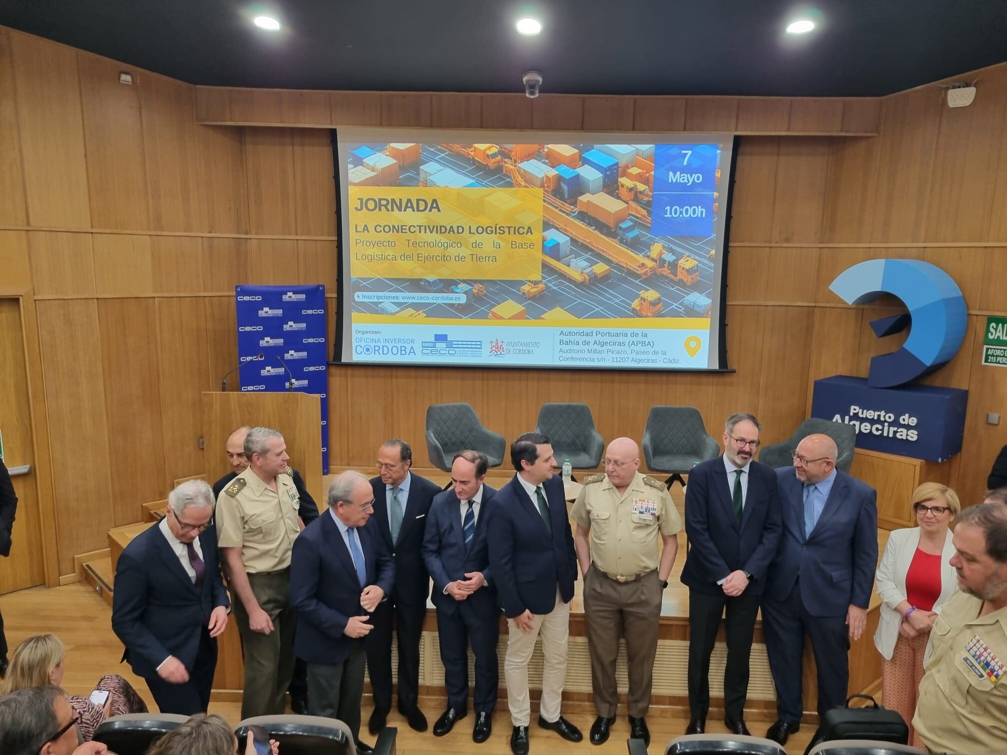 Autoridades civiles y militares en la presentación de la BLET a la comunidad portuaria de Algeciras.