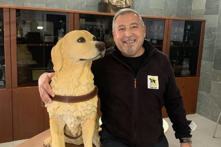 Pedro Márquez, instructor de la Fundación ONCE del Perro Guía