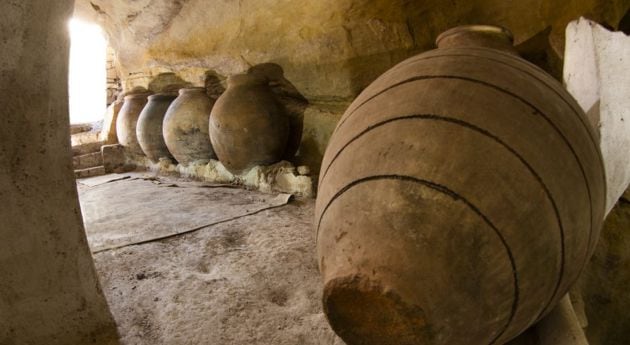 Cueva-bodega del vino en Huete.