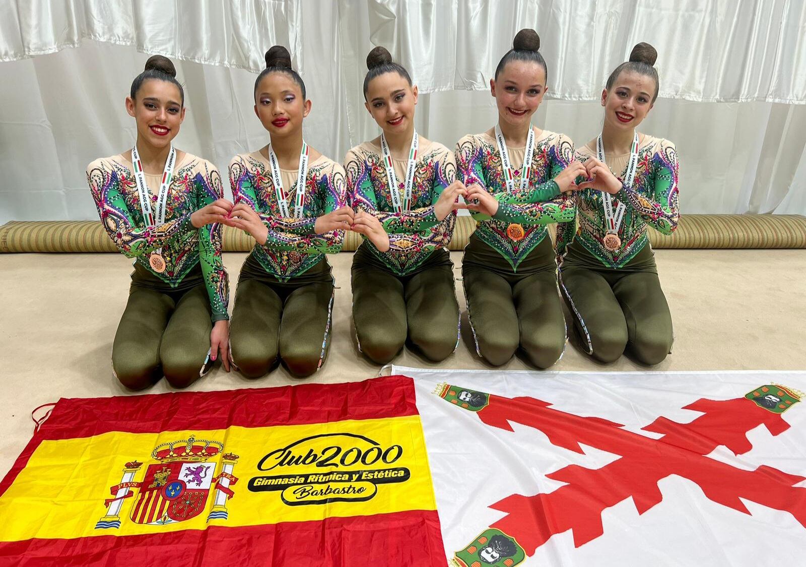 Equipo Hindús (12-14) que ha logrado podio con la tercera posición. Foto: Mirian Martín