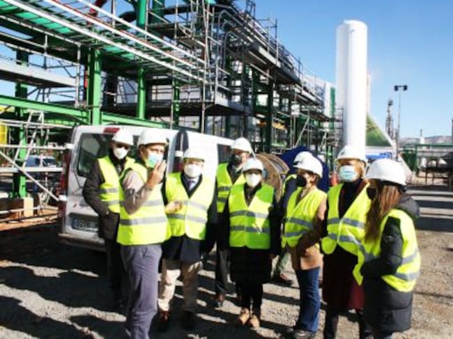 Adolfo Muñiz visitando la planta