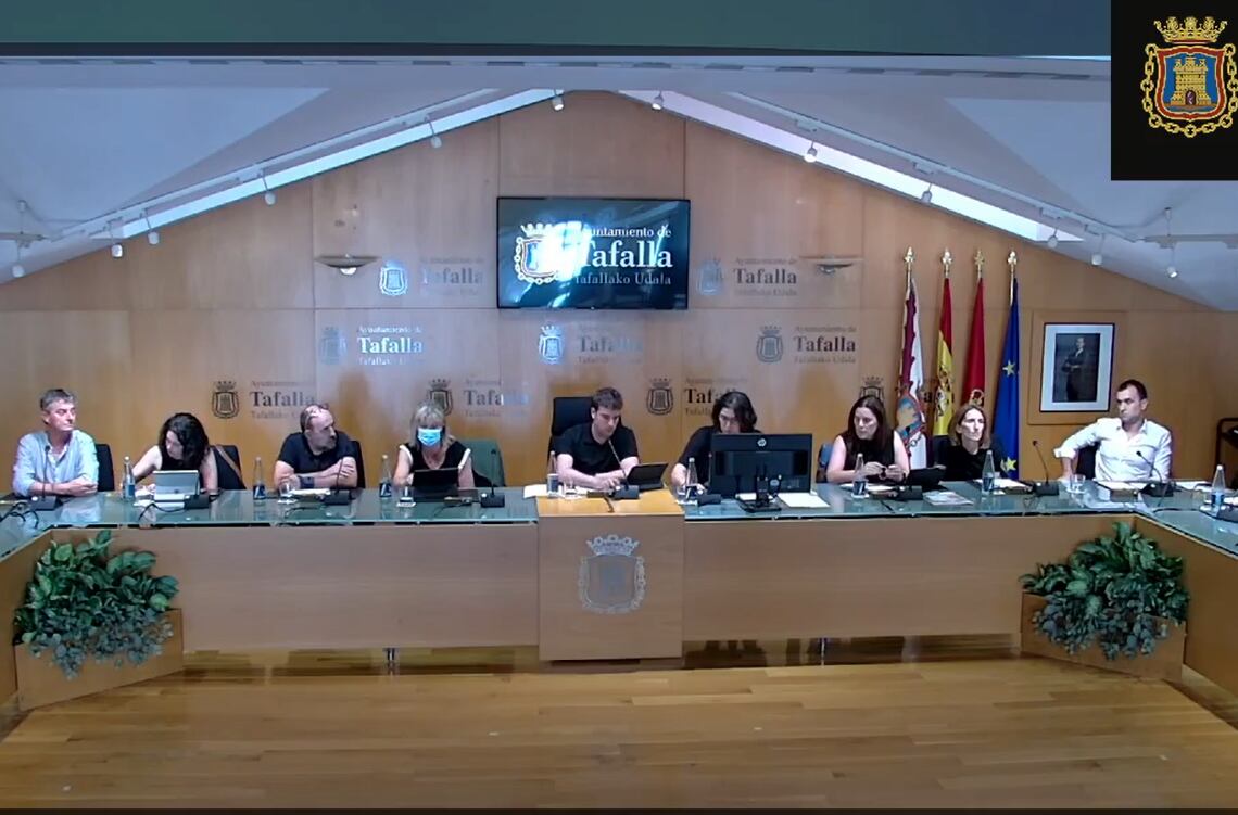 Debate entre el alcalde, Xabi Alcuaz, y el concejal de UPN, Ángel Ansa, en el Pleno del Ayuntamiento de Tafallla