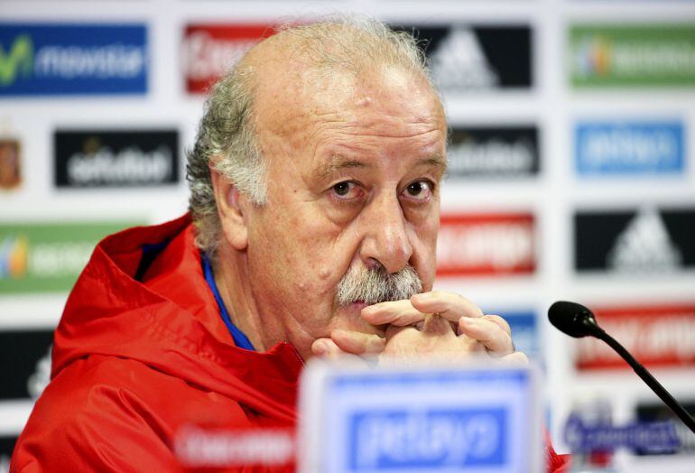 Vicente del Bosque, en una rueda de prensa en Bruselas