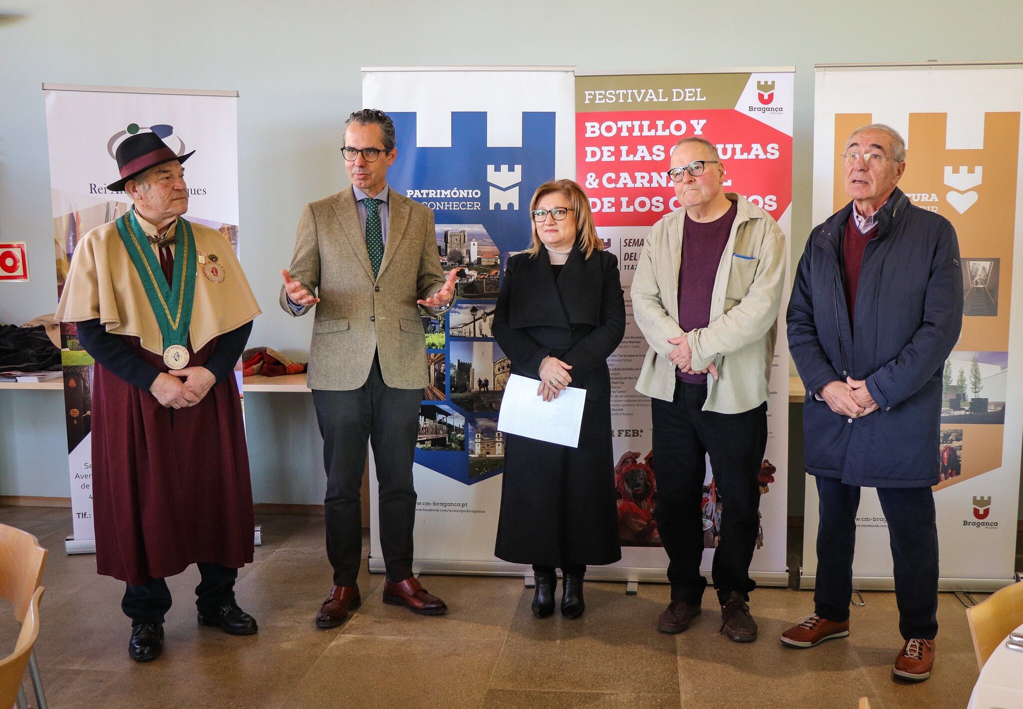 Presentación en Zamora del carnaval dos caretos, el butelo e das casulas