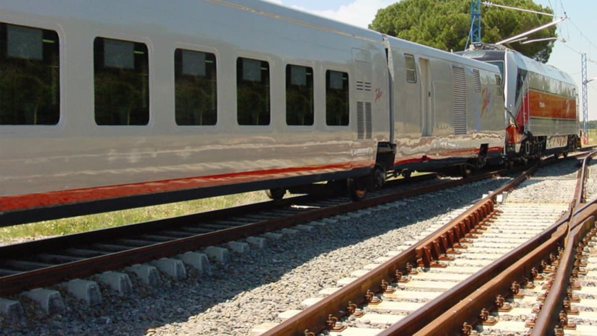 Fomento confirma la parada para viajeros en Linares-Baeza