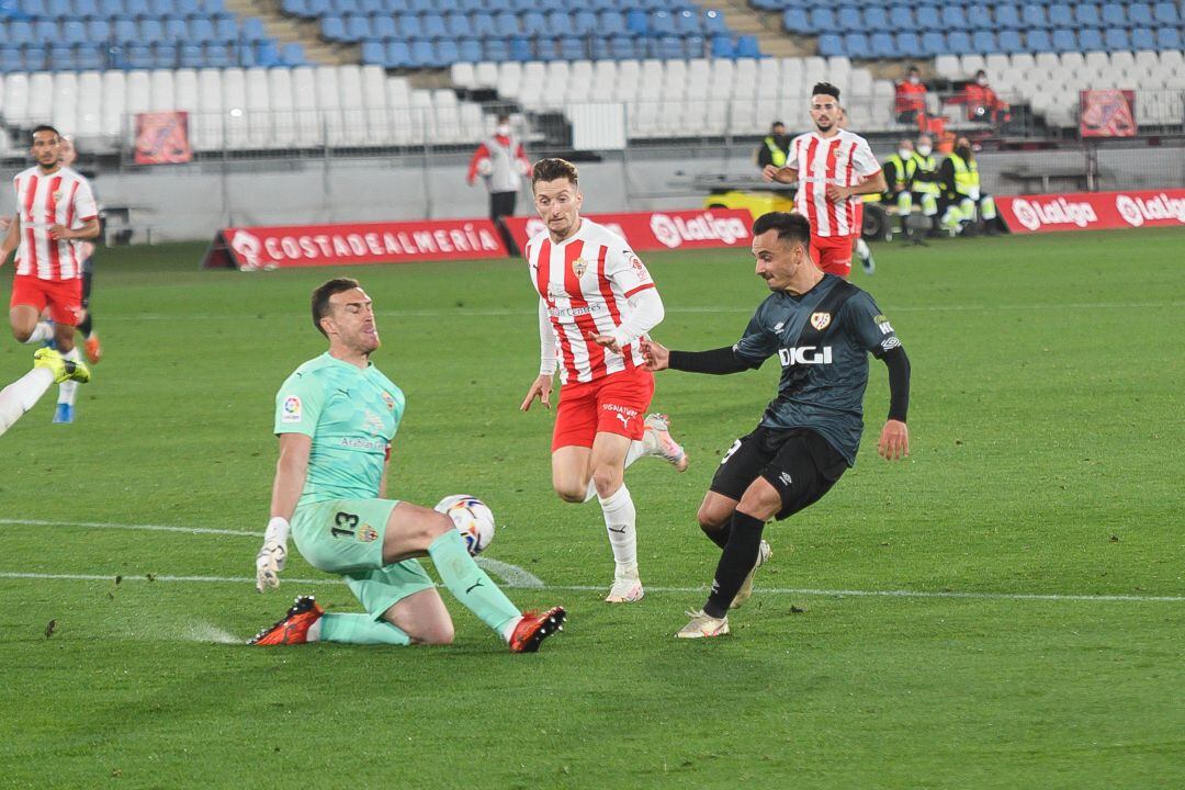 El Almería tiene muchos problemas para dejar su meta a cero.