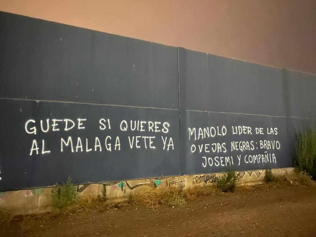 Una de las pintadas que aparecieron cerca de La Rosaleda