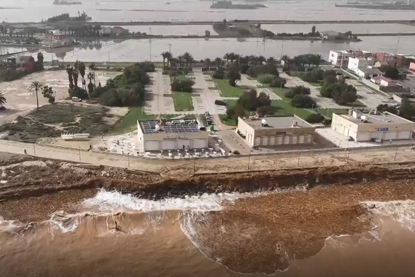 Vista aérea de las inundaciones causadas en la región valenciana de Paiporta a causa de las fuertes lluvias causadas por la DANA. EFE/Manu Bruque