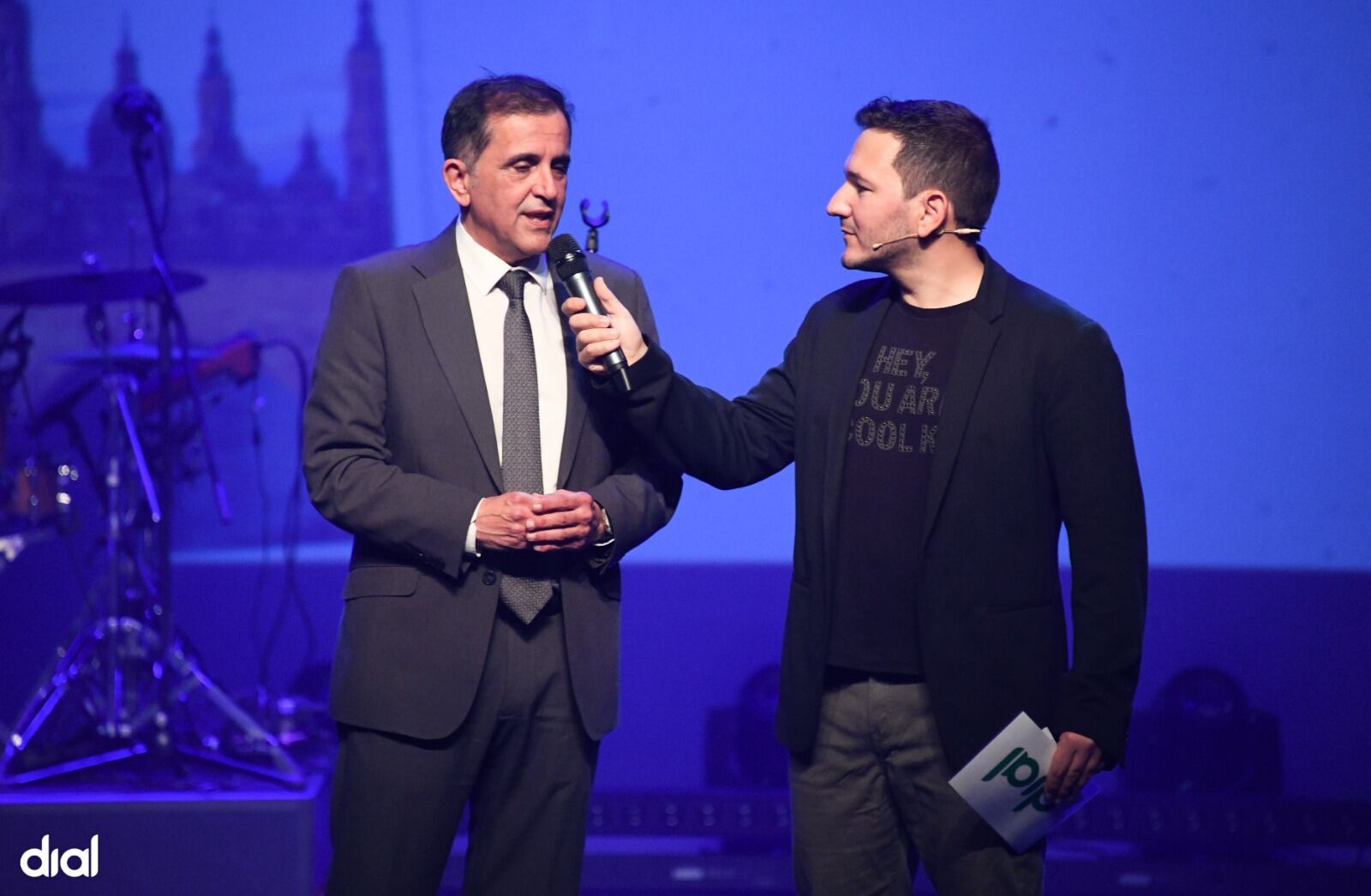 El alcalde de Murcia, José Antonio Serrano, se dirigió al público al inicio del concierto Unixcs Dial