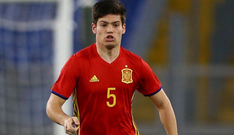 Jorge Meré, durante un partido con la Sub 21