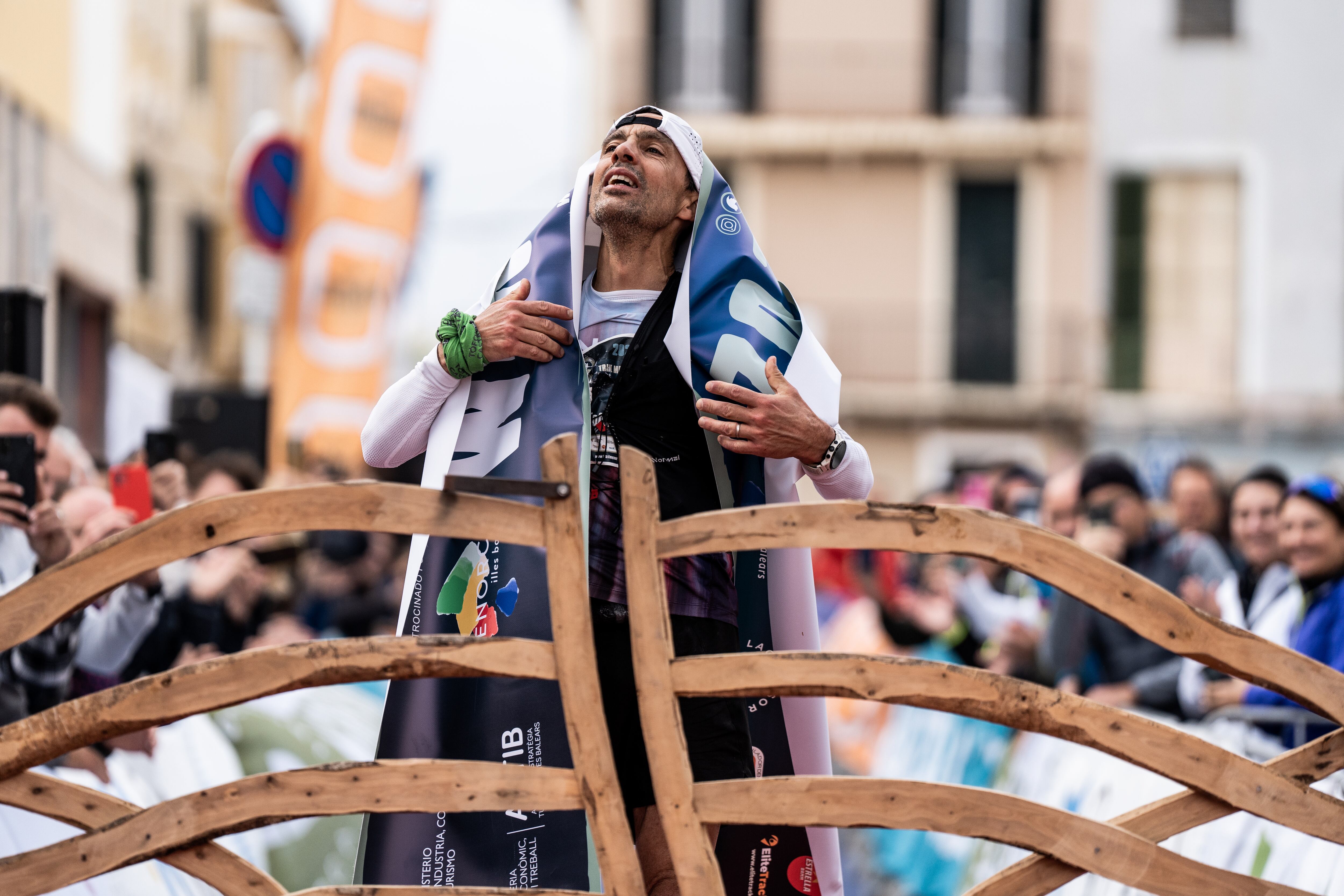 Tòfol Castanyer es mostrava així d'exultant després de donar una volta complerta a l'illa