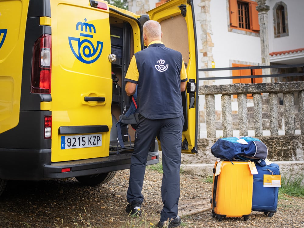 Correos activa el transporte de mochilas en el Camino Francés a su paso por Palencia