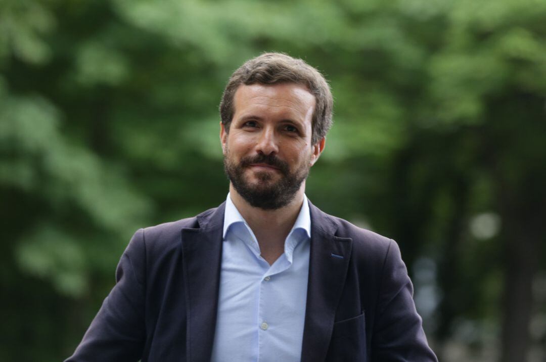 El presidente del Partido Popular, Pablo Casado, durante la clausura del acto de cierre de campaña de la coalición PP+Cs, en el quiosco de la Florida.