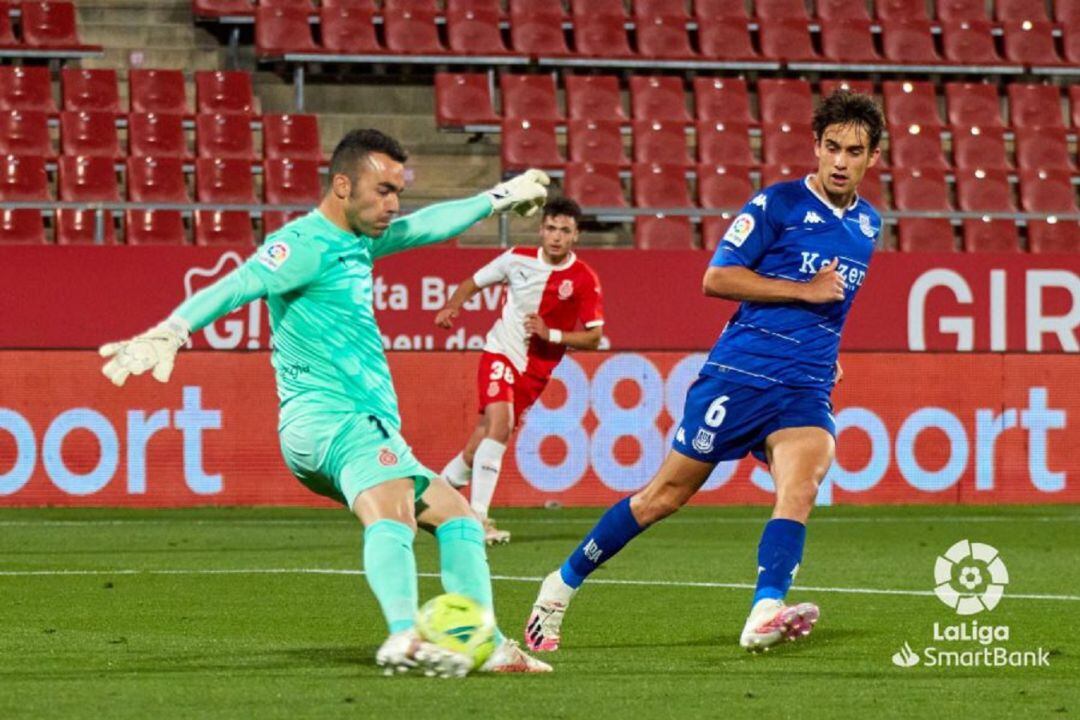 Juan Carlos, en una acció del partit d'ahir.