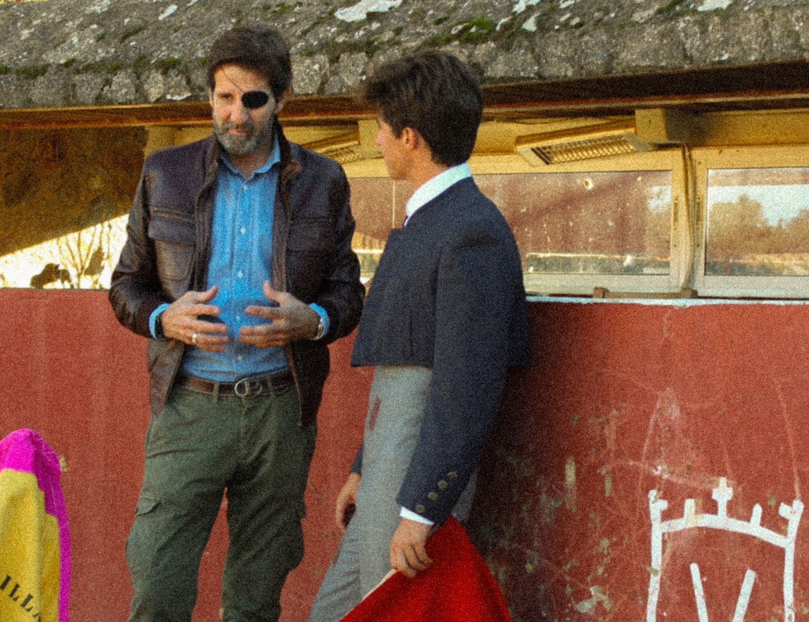 Juan José Padilla y el novillero Martín Morilla conversan durante el tentadero en la finca &#039;Lo Álvaro&#039;