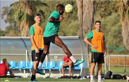 Agostinho, en un entrenamiento con el Córdoba B