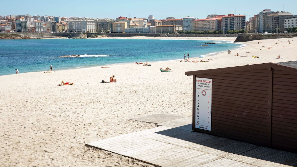 Muere un hombre ahogado en la playa de Riazor