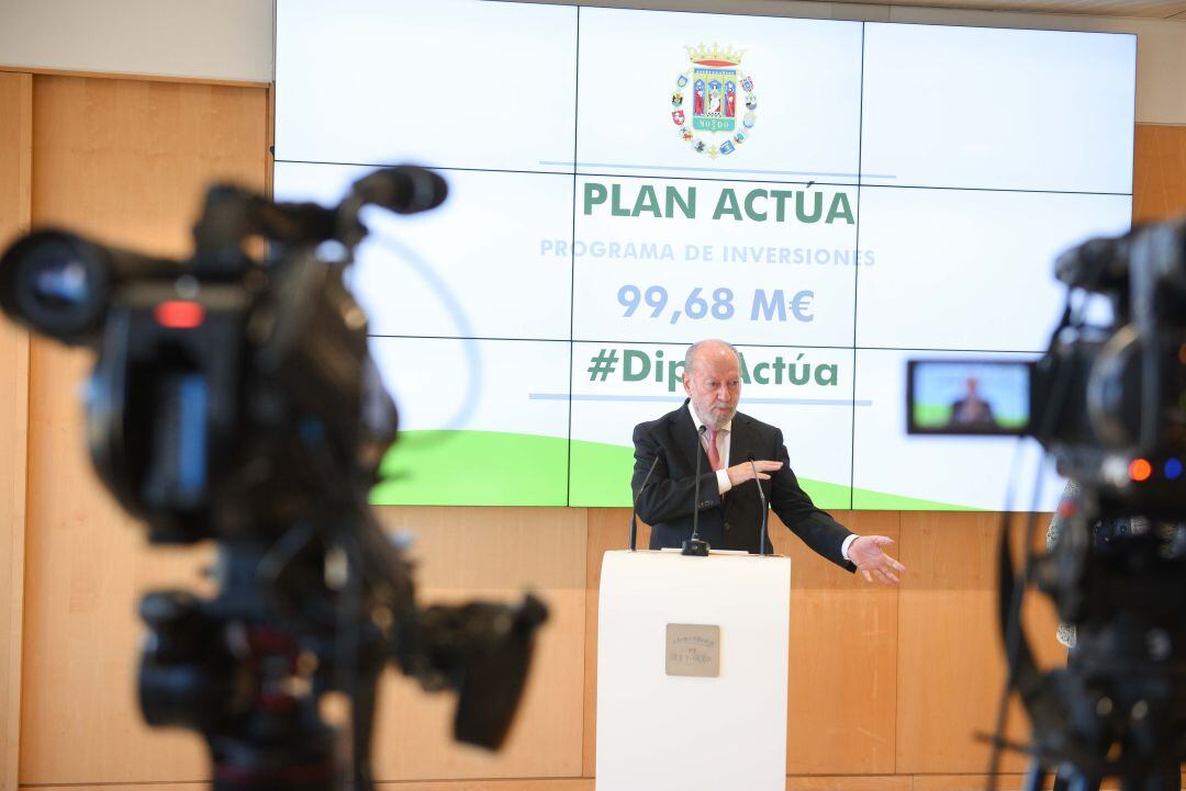 Fernando Rodríguez Villalobos durante la rueda de prensa