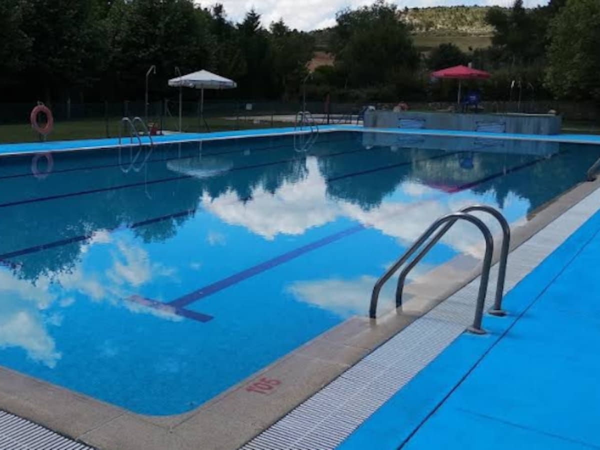 Salen a concurso las concesiones de las piscinas municipales de Sotillo de la Ribera y Huerta de Rey