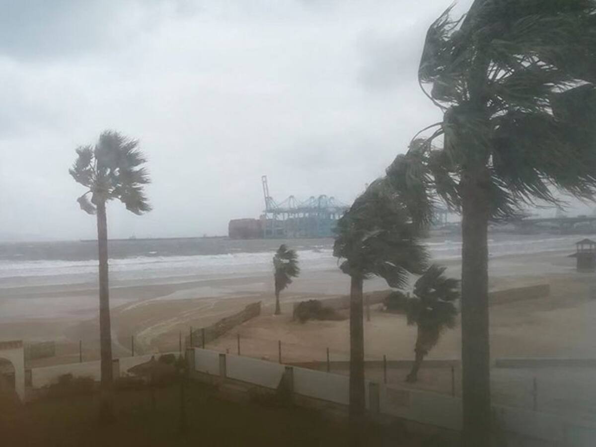 El temporal de levante cancela varios viajes en la ruta Algeciras-Ceuta