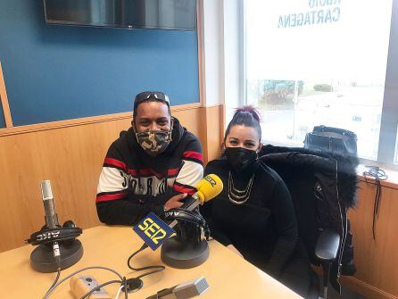 Álvaro y Raquel durante su entrevista en 'Hoy por hoy Cartagena'