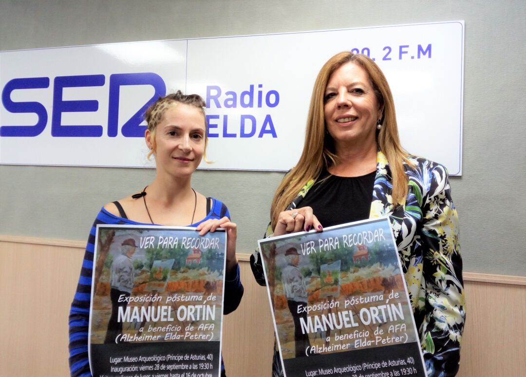 Ana Ortín y Concha Maestre en el estudio de Radio Elda
