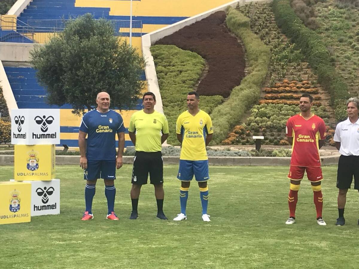 La UD Las Palmas presenta sus equipaciones para la temporada 2019/2020