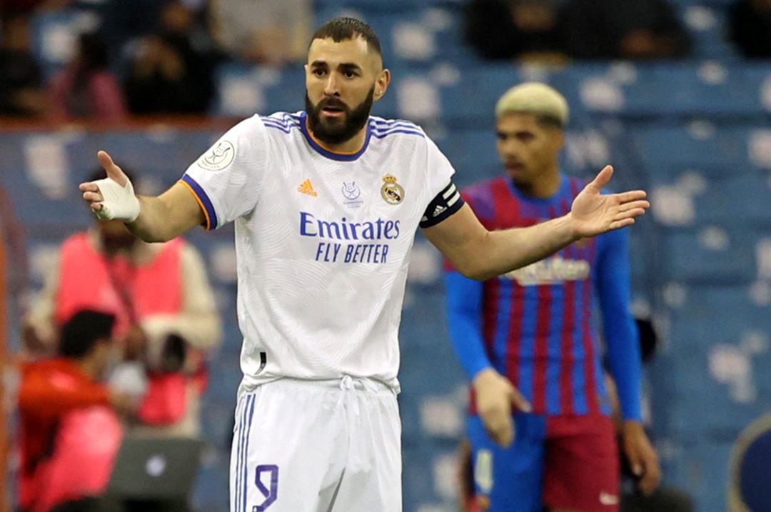 Benzema, durante una acción del partido