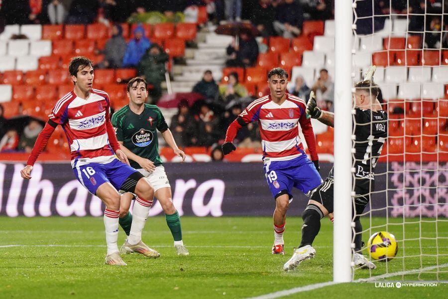 Imagen del Granada-Racing en el Nuevo Los Cármenes (foto: LaLiga Hypermotion)