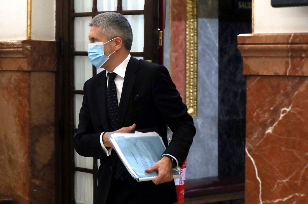El ministro del Interior, Fernando Grande-Marlaska, a su salida del pleno del Congreso que vota este miércoles la última prórroga del estado de alarma con la que el Gobierno pretende cerrar el proceso de desescalada.