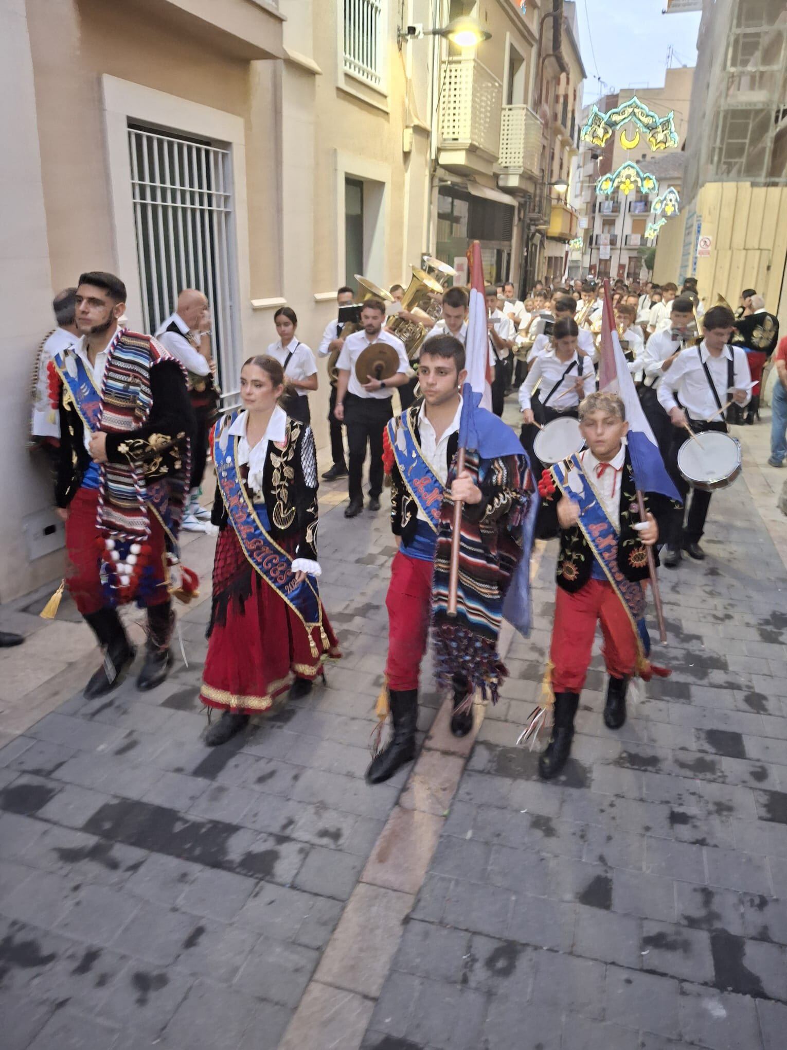 Diana del día 8 de la comparsa de Andaluces