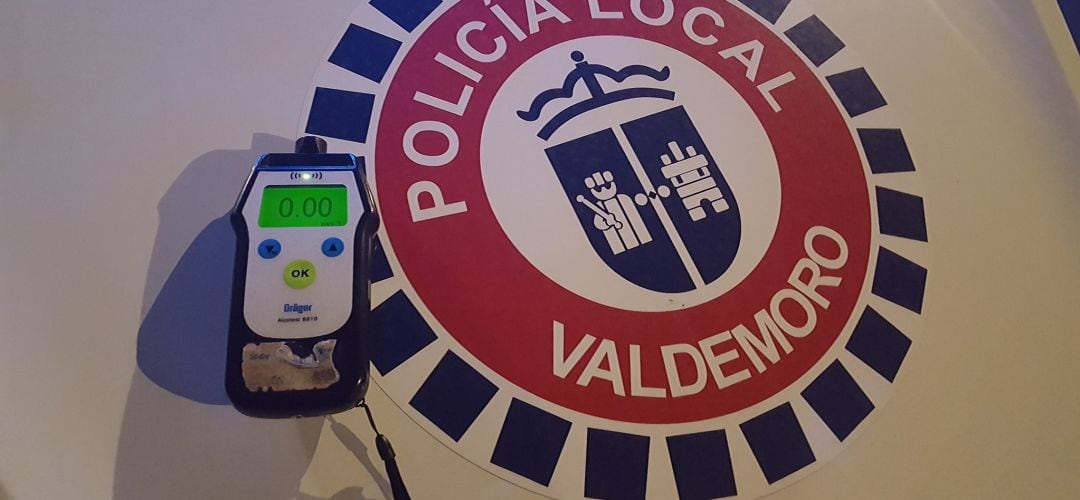 Los agentes han denunciado a dos conductores diferentes por cuadruplicar la tasa de alcoholemia permitida