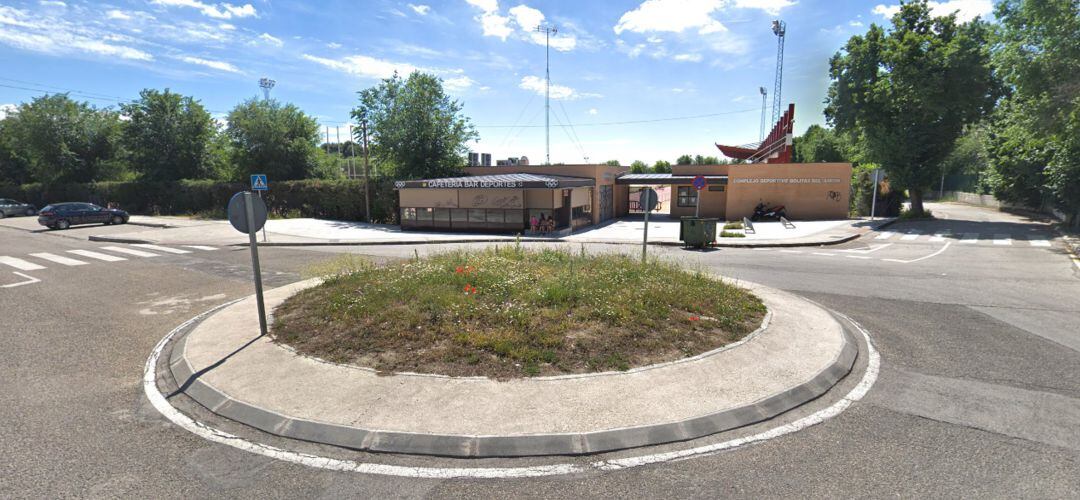 Exteriores de uno de los campos de fútbol del municipio