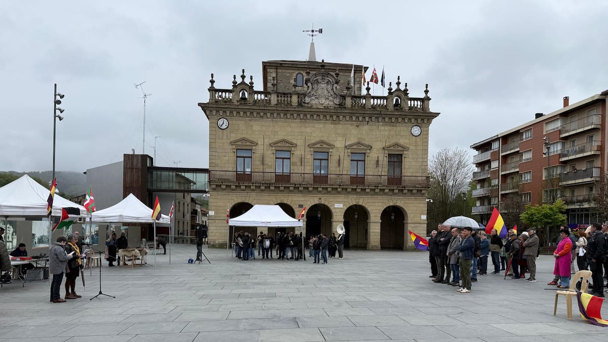 Irun nombrará al espacio junto al puente Avenida como "Euskal Deportatuen Plaza" en mayo