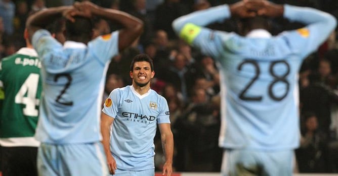 Sergio Agüero se lamenta tras caer eliminado de la Europa League