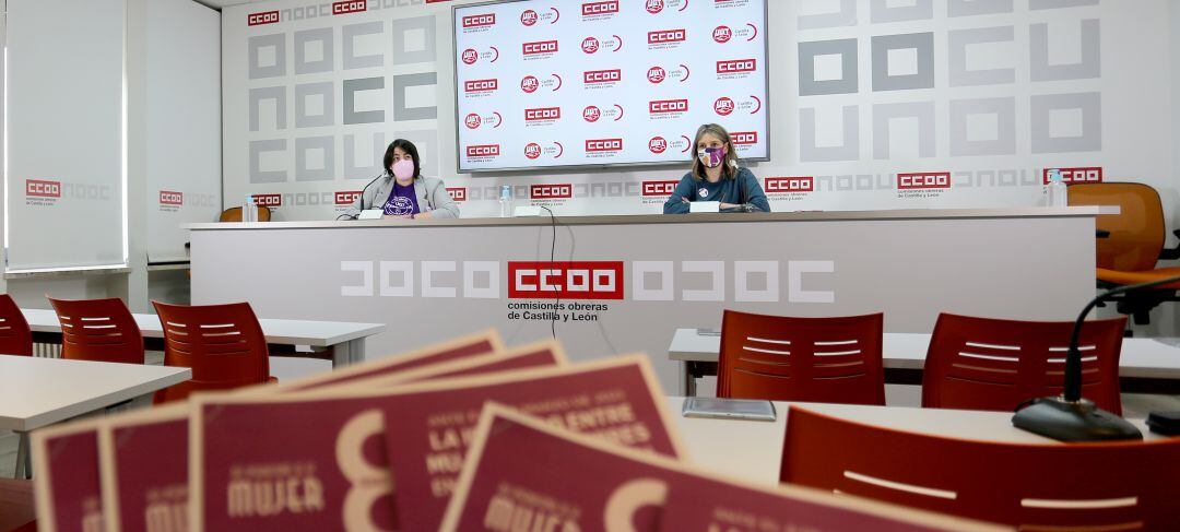 La secretaria de Mujer y Políticas de Igualdad de CCOO Castilla y León, Yolanda Martín, y la secretaria de Mujer y Juventud de UGT, Ana Martín, presentan los actos conmemorativos y el manifiesto del 8 de Marzo, Día Internacional de la Mujer