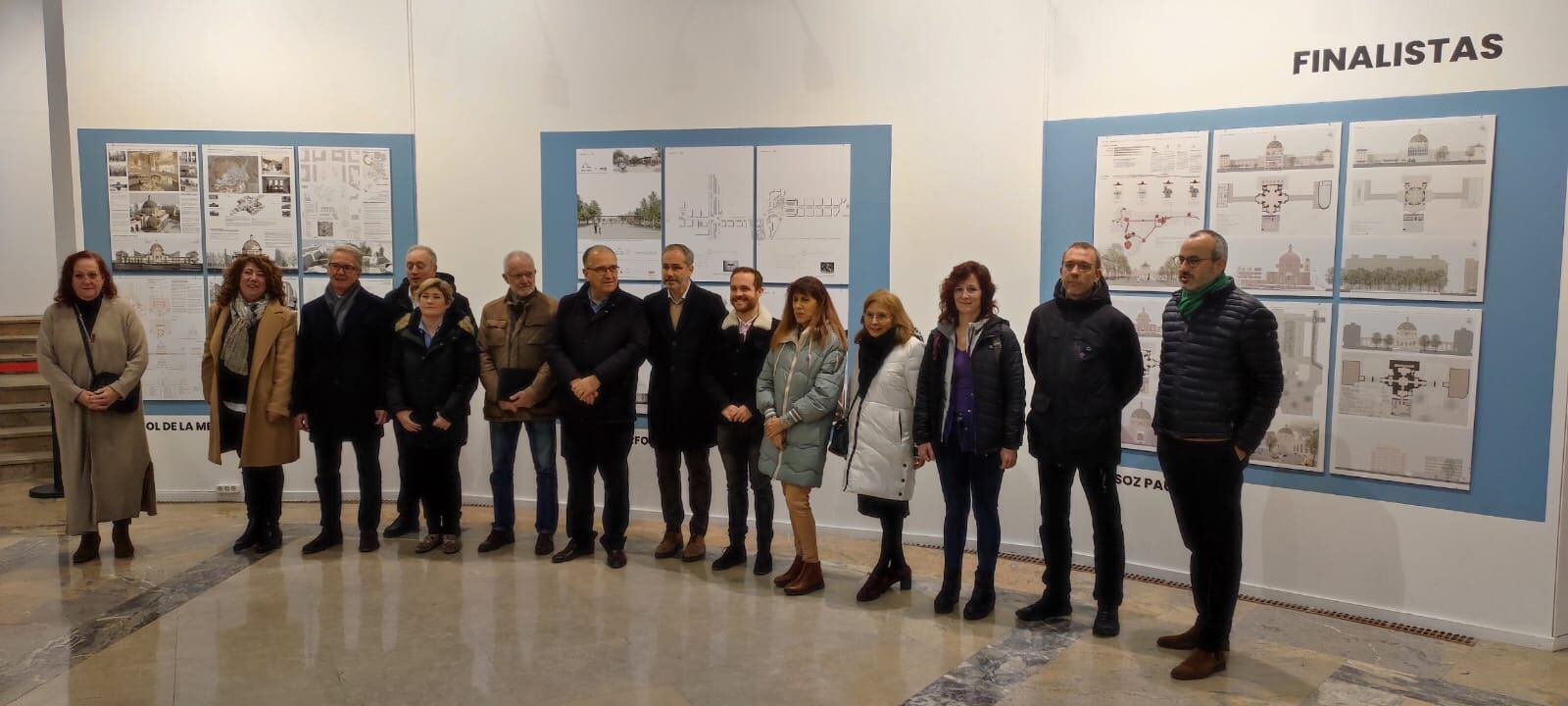 Representantes de todos los grupos municipales del Ayuntamiento de Pamplona han participado en la presentación de la reapertura de la sala de exposiciones en los Caídos.