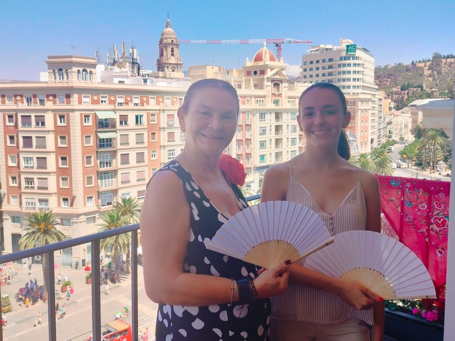 Belén Caballero y Paula García durante el programa especial de Feria de Málaga