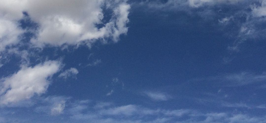 Hoy tendremos cielos poco nubosos o despejados